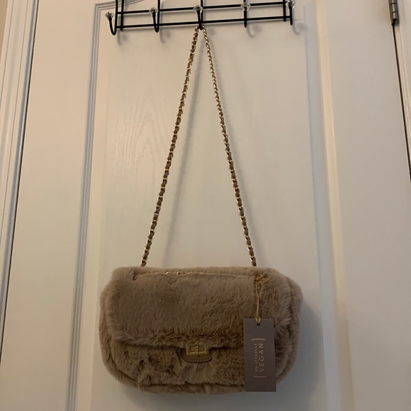Expression New York Beige Vegan Fur Flap Bag - Picture 6 of 16